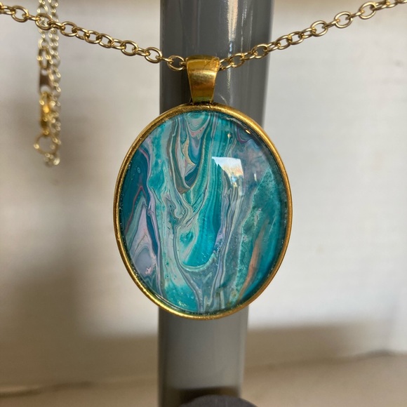 Handmade Pendant on 16” chain w/ matching earrings - Picture 3 of 9